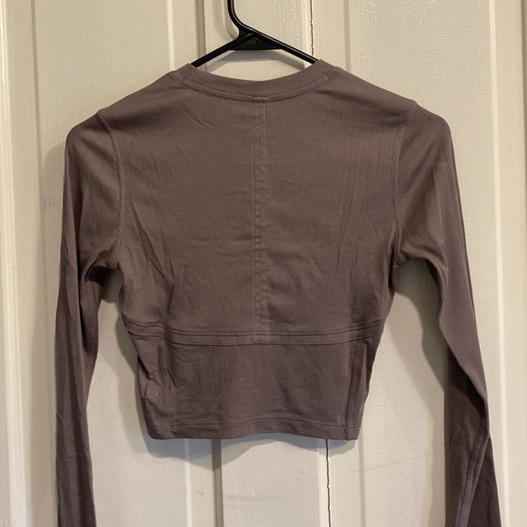 Lululemon long sleeve key hole crop top - Picture 5 of 5
